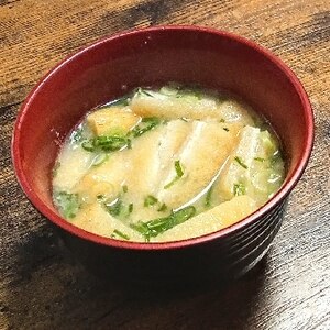 油揚げと万能ねぎのお味噌汁